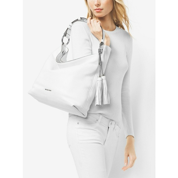 Michael Kors Handbags - Michael Kors Elyse Large Leather Handbag